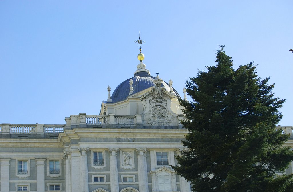 Palacio Real by Manuel Sanchez