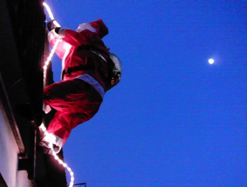 Babbo Natale sale dal balcone by Paolo979