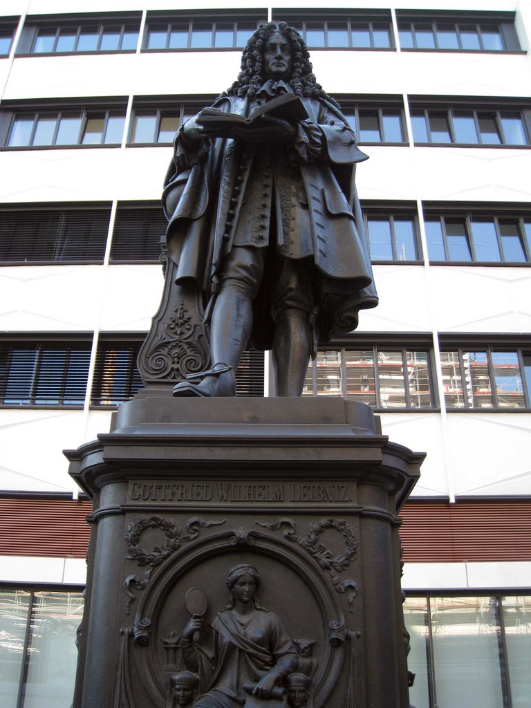 Leibnitz-Denkmal Universität Leipzig by Meier-Leider