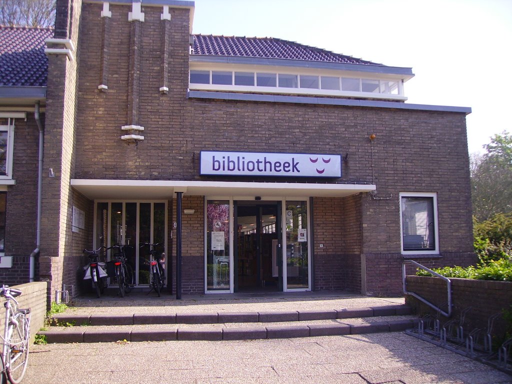 Bibliotheek Voorschoten by Floortje Forescate