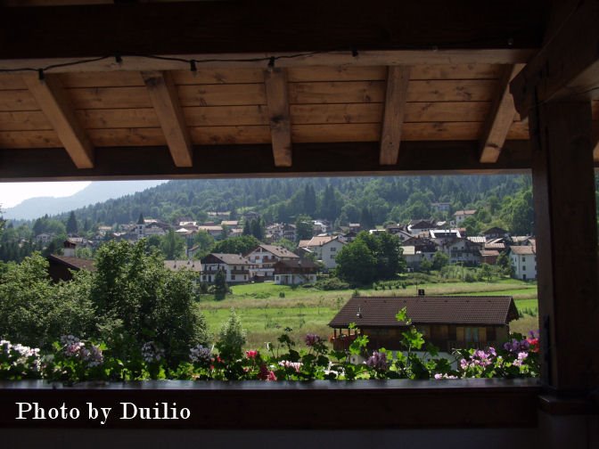 Balcone fiorito a Voltago by Duilio Da Campo