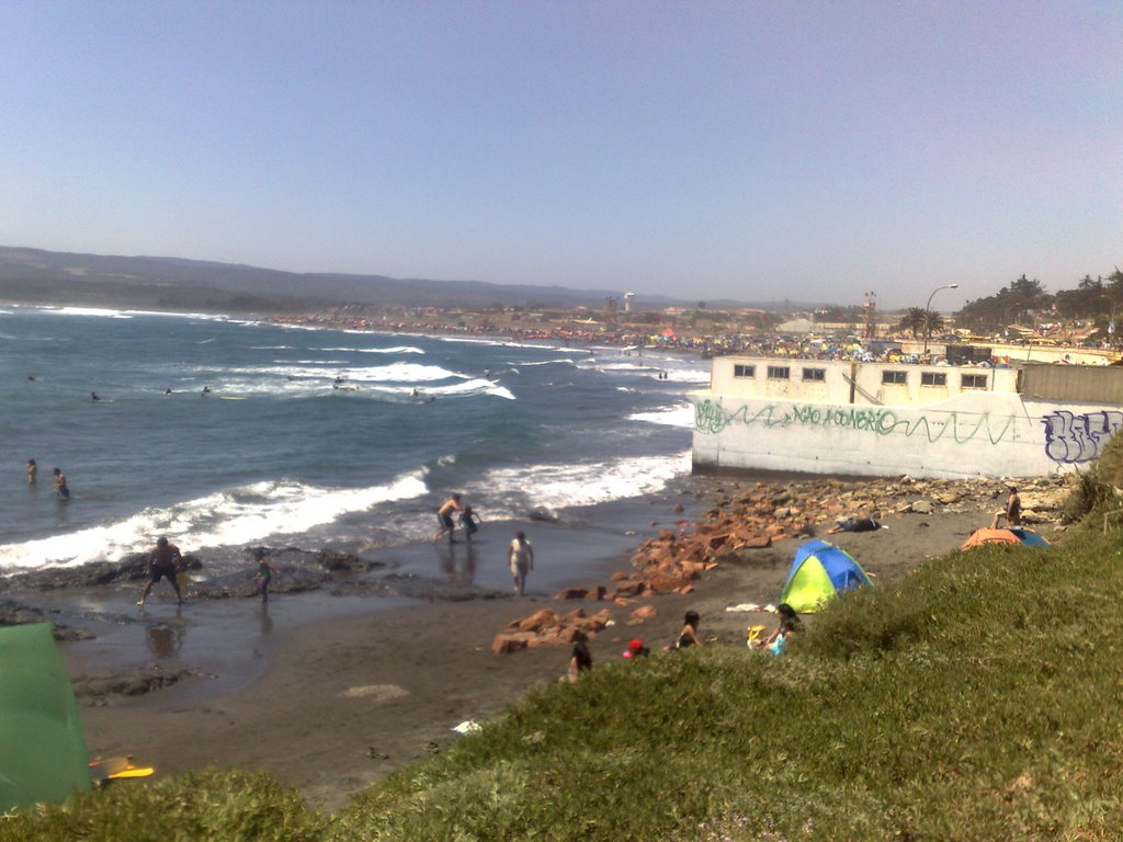 Playa Pichilemu by kamiloxd