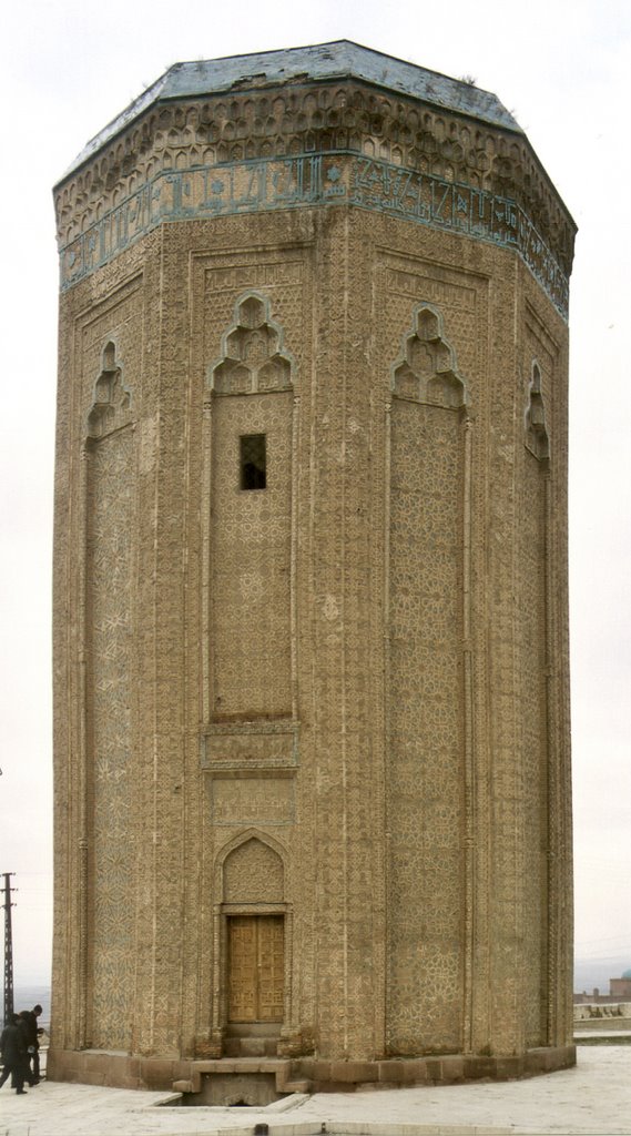 Naxçıvan, Aserbaidschan, The Mausoleum of the Momine (Mu'mine) Khatun by Mario Weit