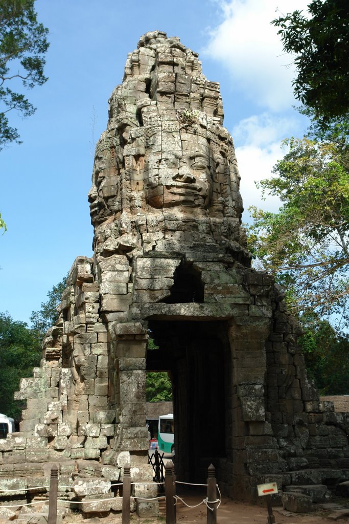 Ta Prohm, Angkor(塔普倫廟, 吳哥)-14 by Ray Fu