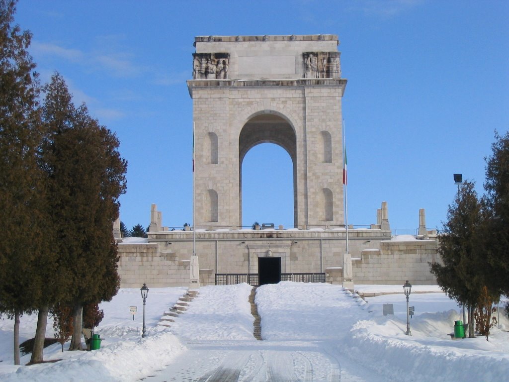 Monumento ai Caduti by Mario Marassi