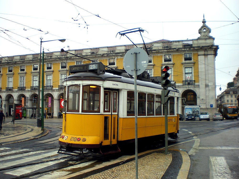 Tram, Praça do Comércio, Lisboa, Portugal. 31-12-2008. by se_bmw