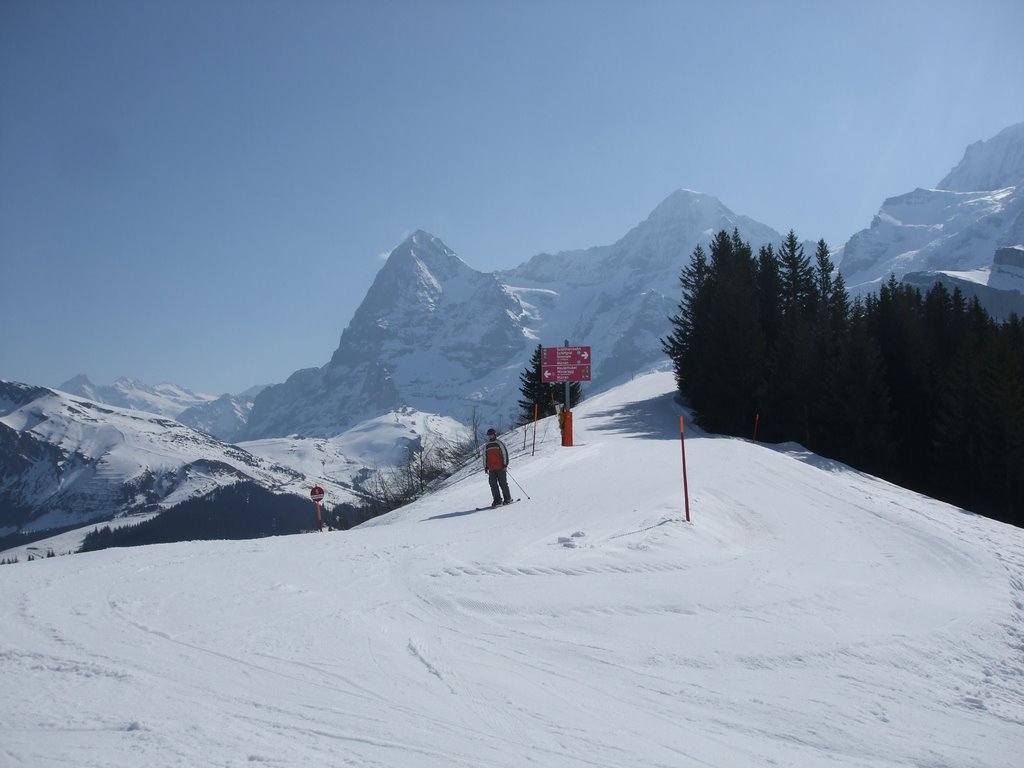 Crowded Murren by squiz54