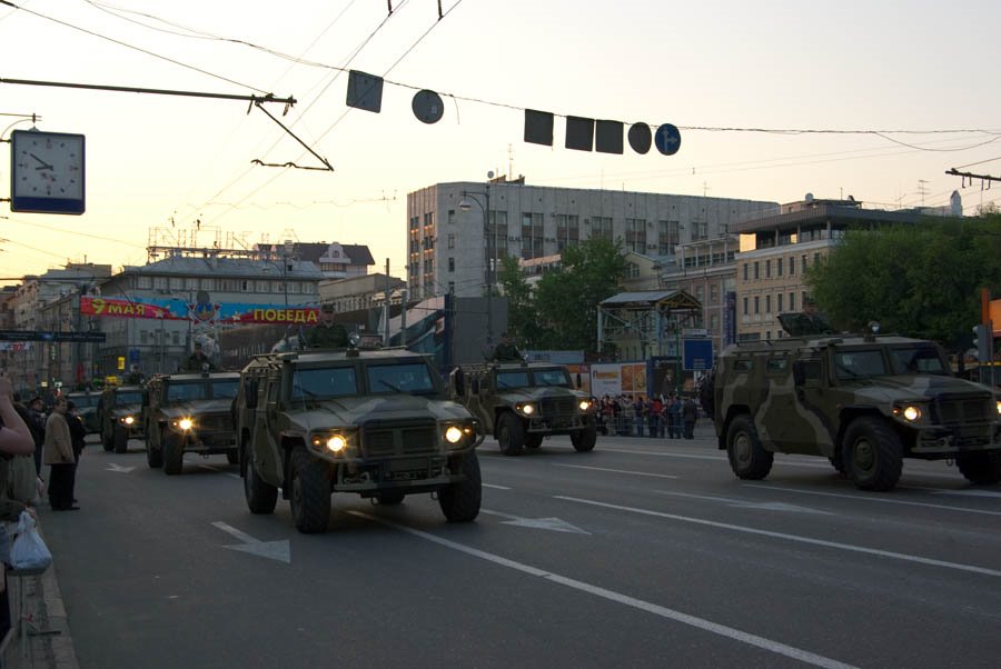 Колонна автомобилей ГАЗ-2975 "Тигр" / Column of cars "Tiger" (03/05/2008) by Dmitry A.Shchukin