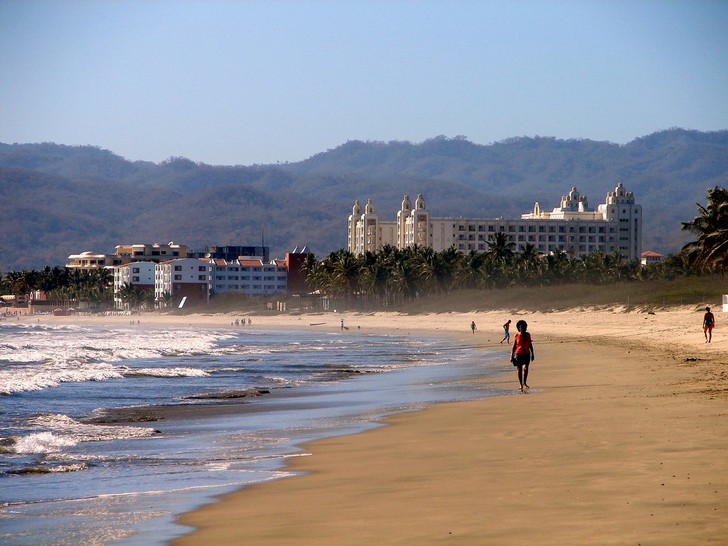 Riu Vallarta, in Flamingos, Nayarit, Mexico by alek solo