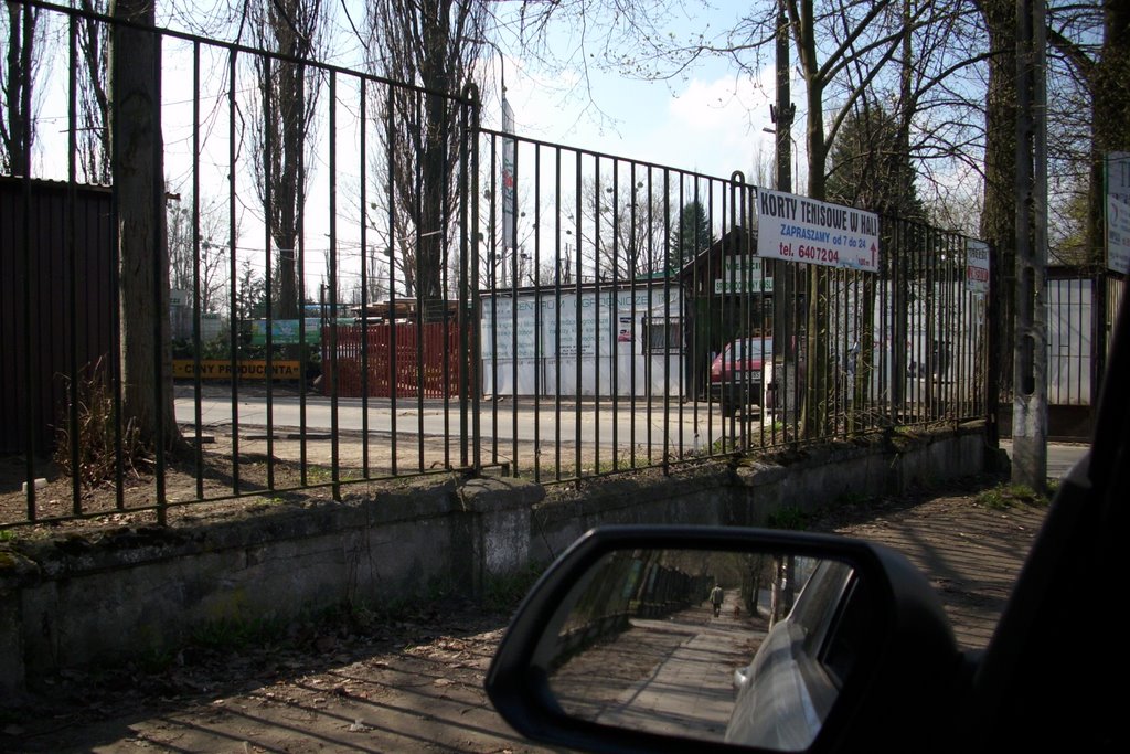 Łódź, ogrodzenie stadionu Startu by info2