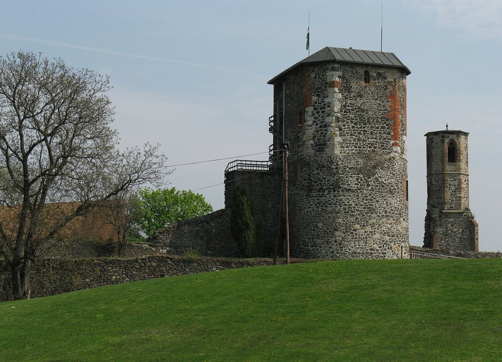 Kisnánai várkert - Castle in Kisnána by Atti