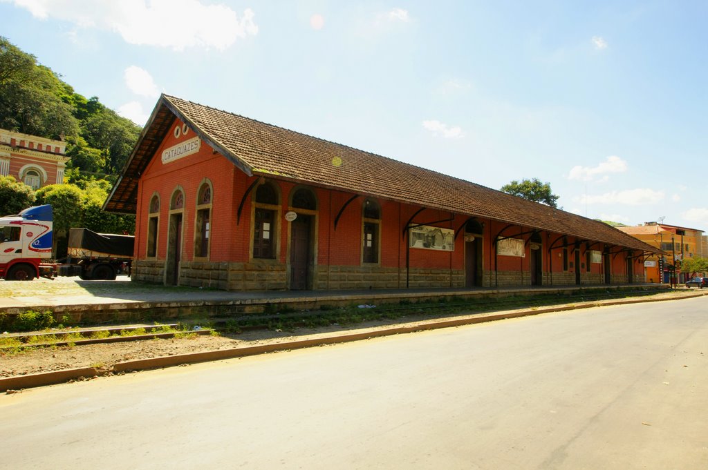 Antiga Estação Ferroviária de Cataguases 1 by sgtrangel