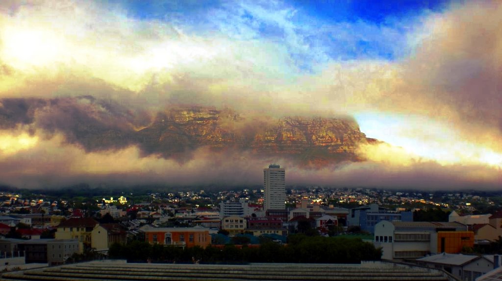 Cape Town: Table Mountain fire Cape Town by scott marsland