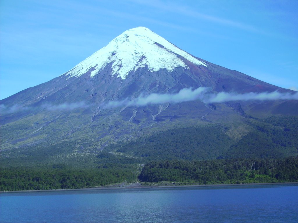 Vulkan Osorno, Ufer Lago Todos los Santos by ahässler