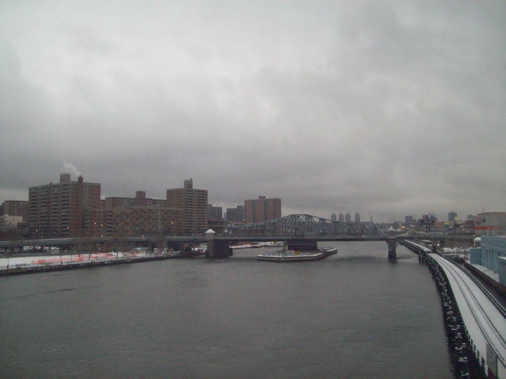 Harlem River by Surricks