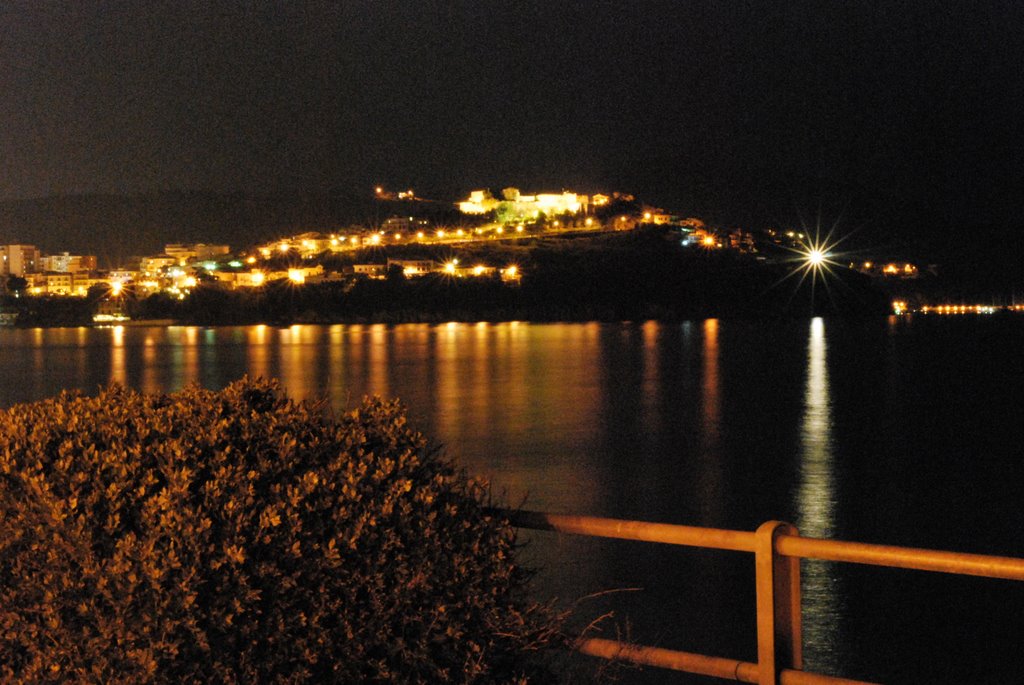 Agropoli - Ecco quello che si vede con una esposizione lunga di 30 secondi... by Carlo I.