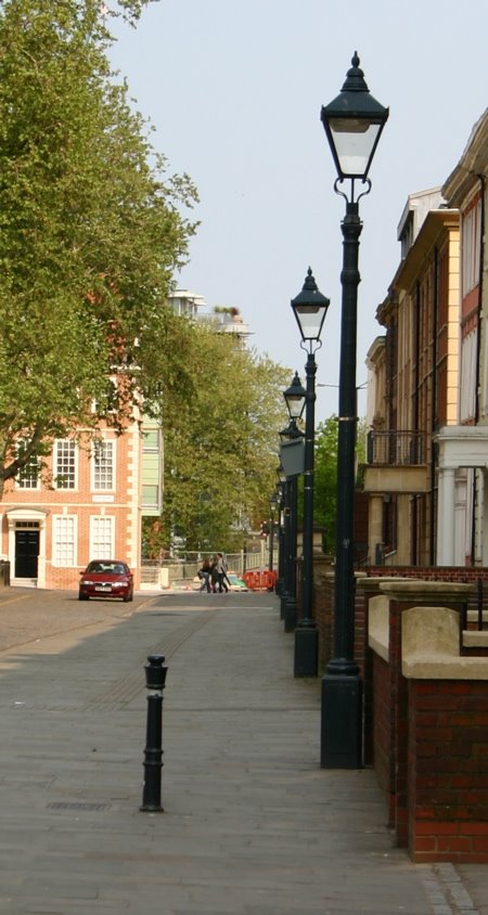 Queen Square east from Prince Street by WelshBackTree