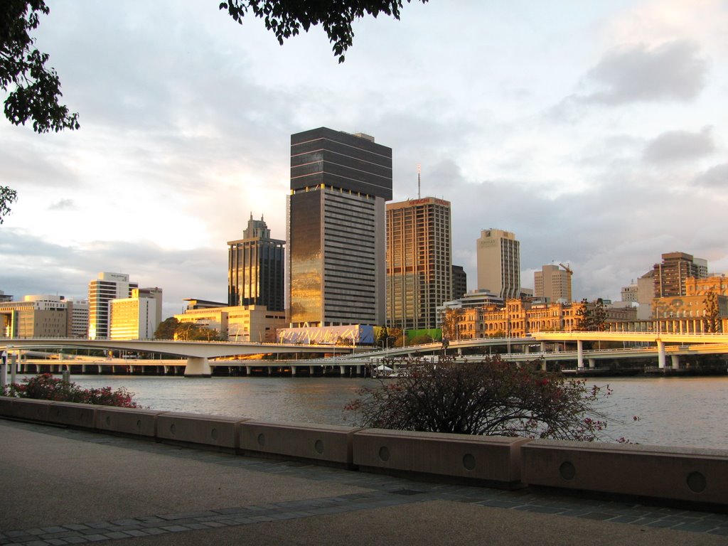 Brisbane city in afternoon by fiddyschmitt