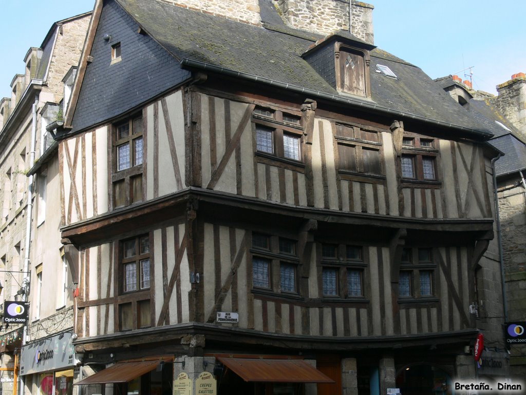 RUE FERRONNERIE. DINAN. BRETAÑA by José Ignacio López