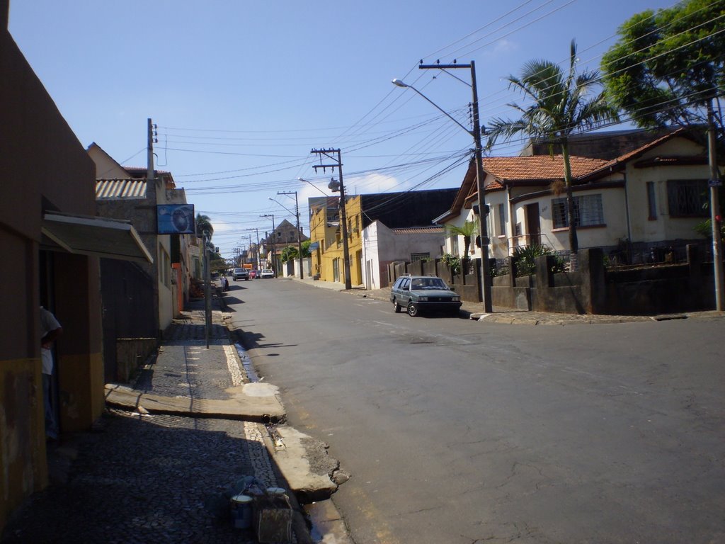 Rua Catão Monclaro (sentido BIG) by Rafael Klimek