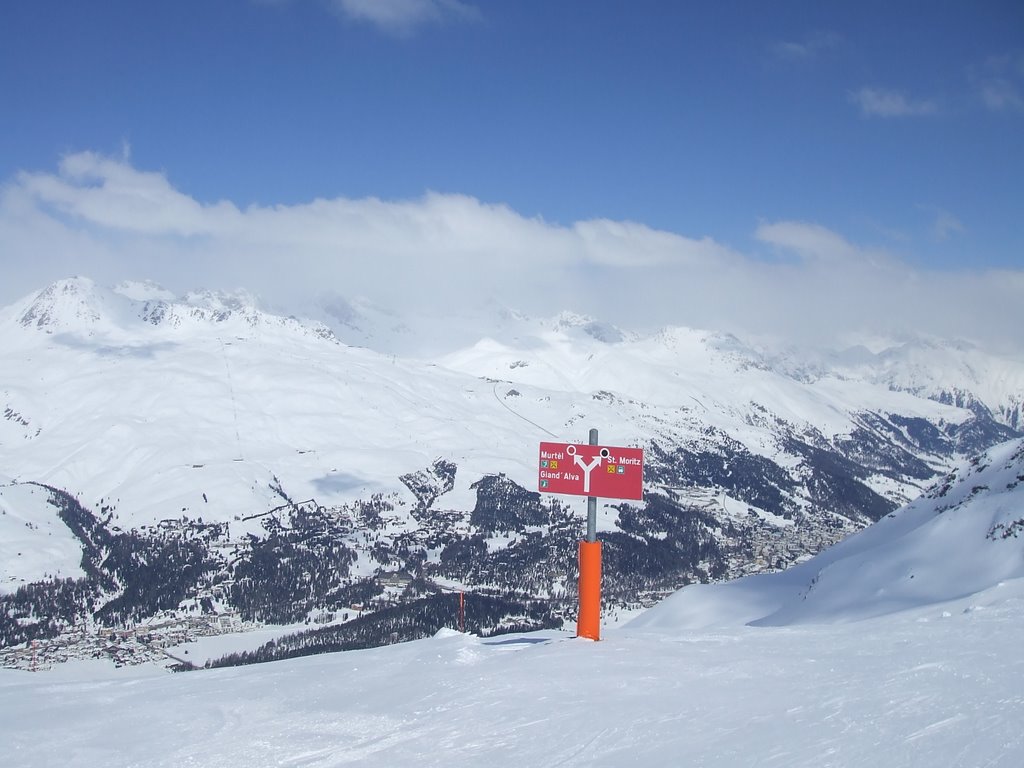 Corvatsch - Hahnenseepiste - März 2009 (1) - Blick hinüber zur Corviglia by Wolfgang Hanko