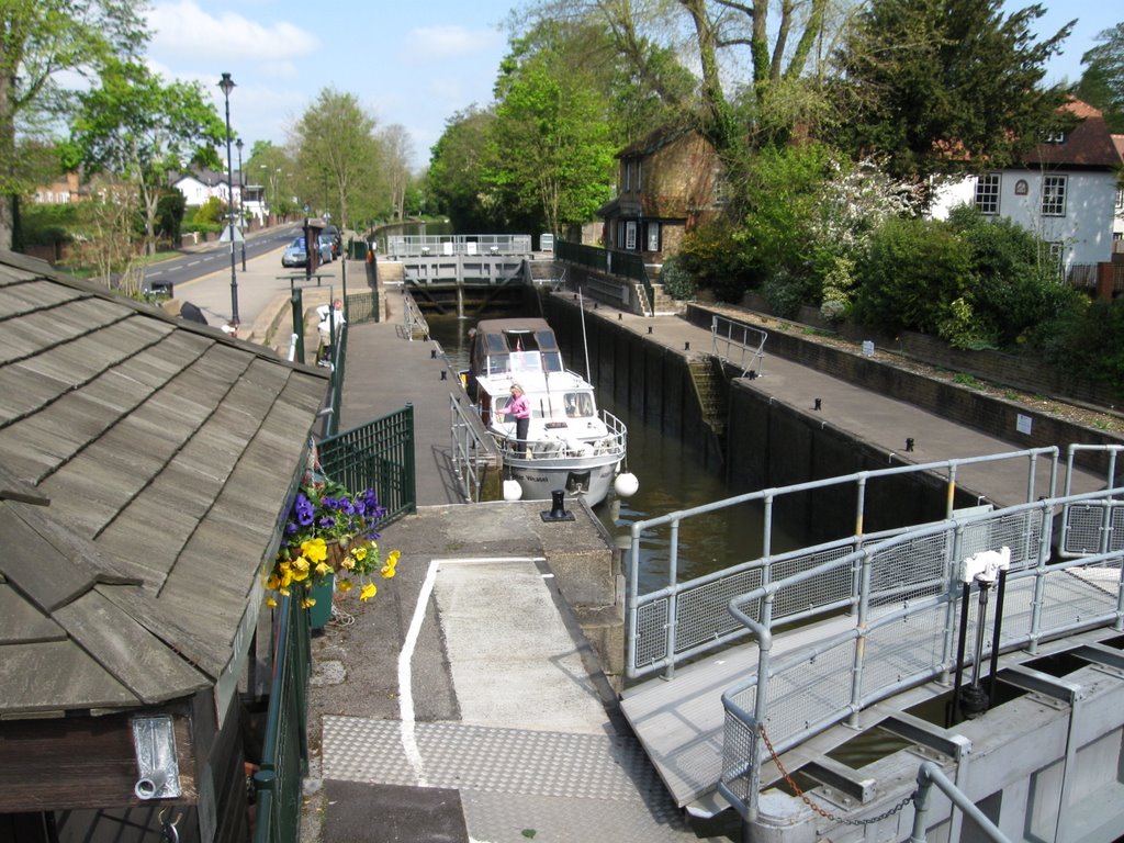 Boulter's Lock by jayembee1969