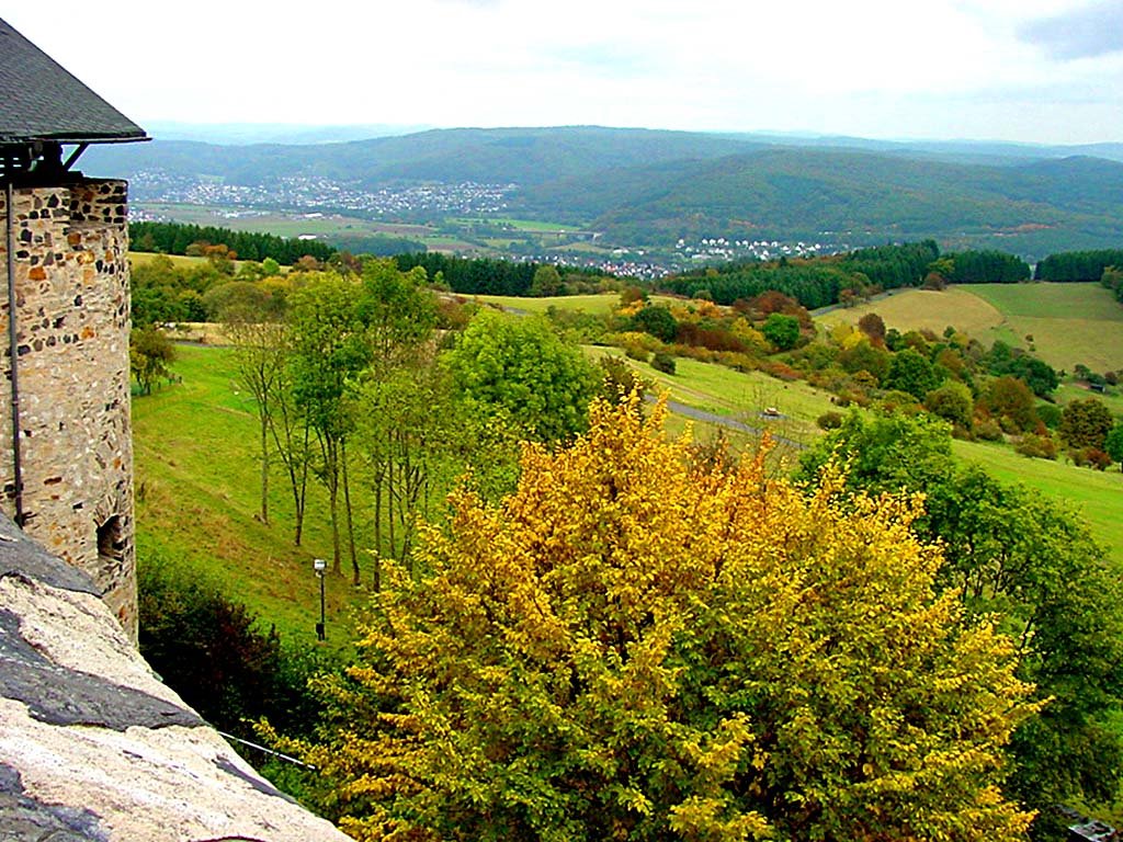 Burg Greifestein by Rodger L Grotheer