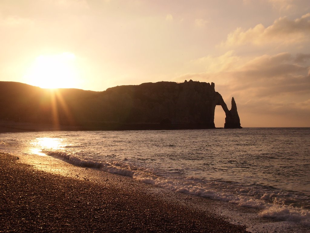 Falaise au couché du soleil by Tristan Riquet