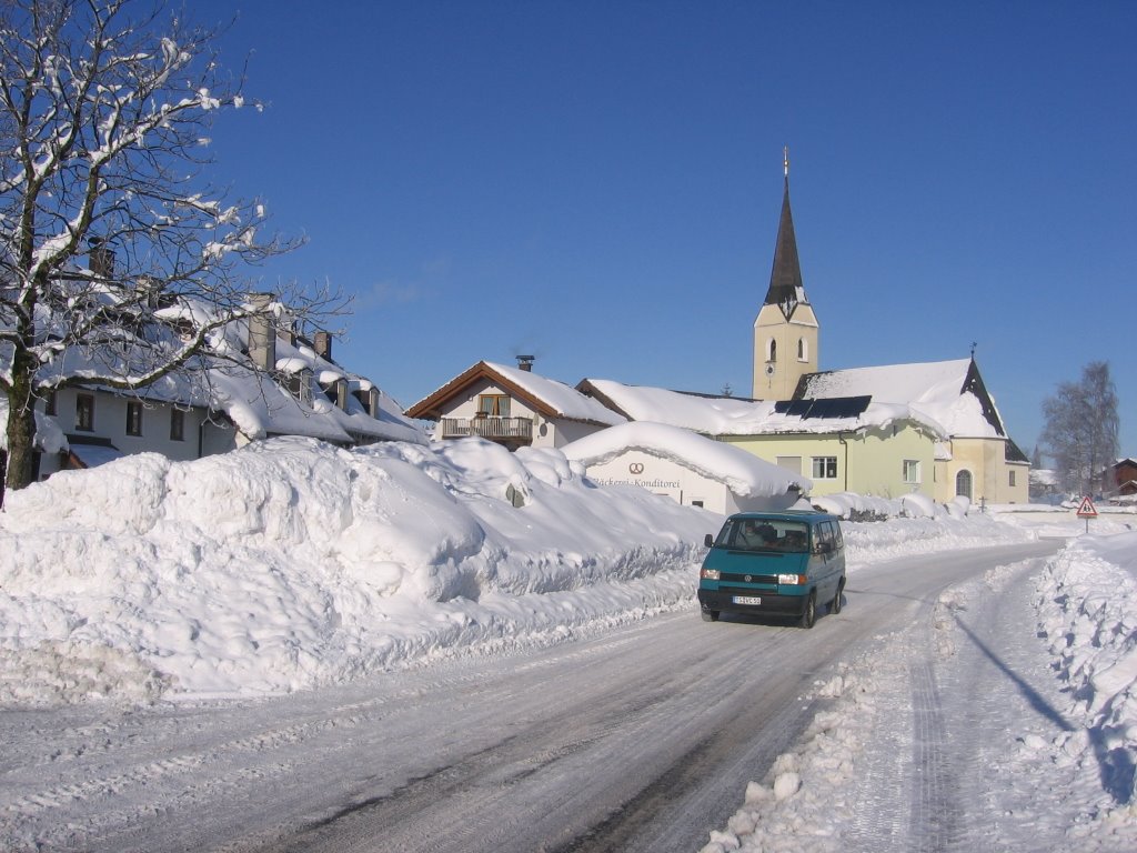 Winter 2009 Blick zur Dorfkirche (1,5m Schnee) by Saesh