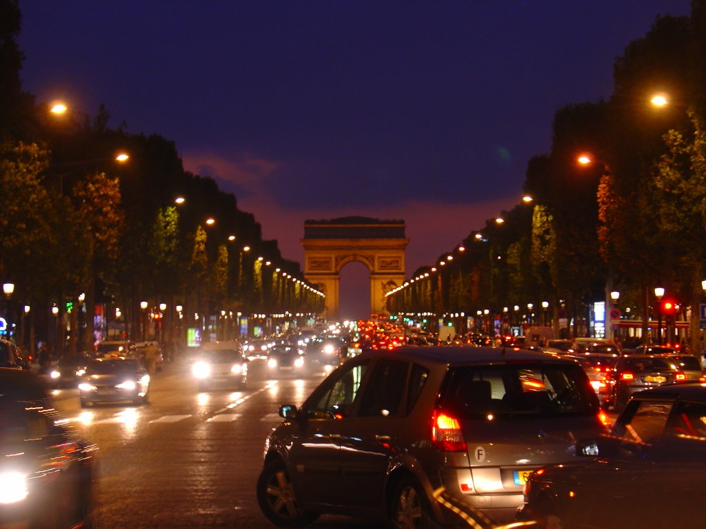 Champs Elysees by pfontes