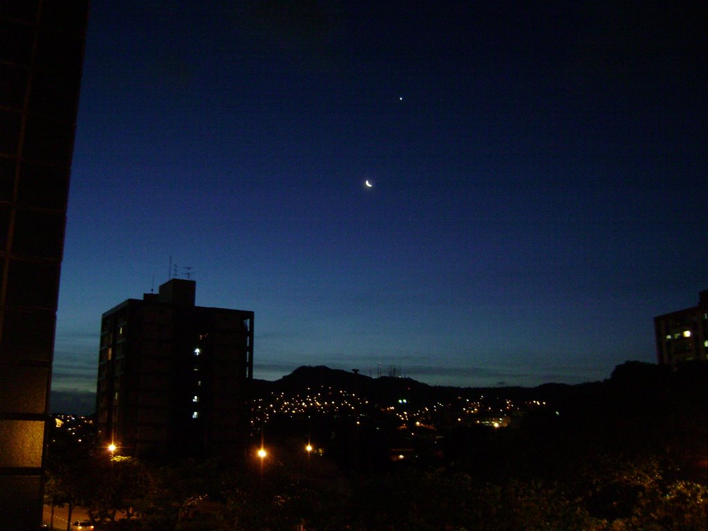 Moon and Star-Vitória-ES by PAULA PINHEIRO