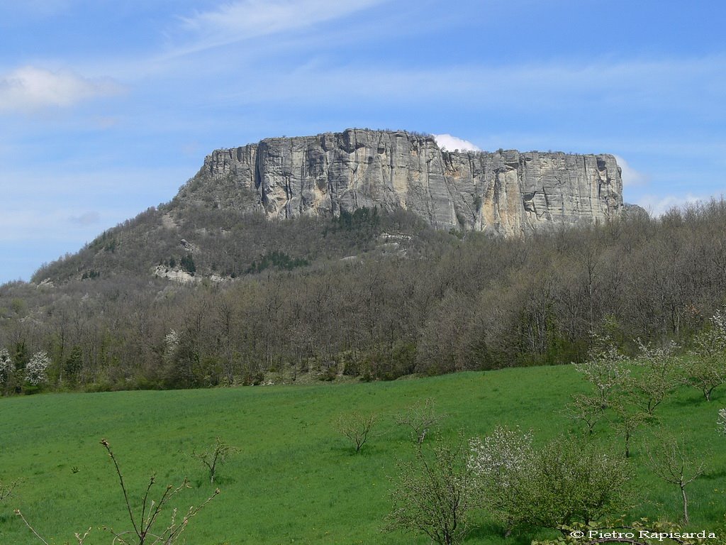 Pietra di Bismantova by Pietro Rapisarda