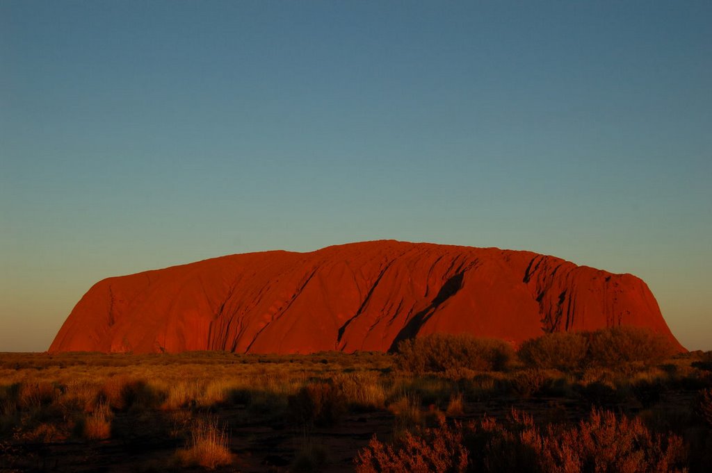 Uluru by tinab300