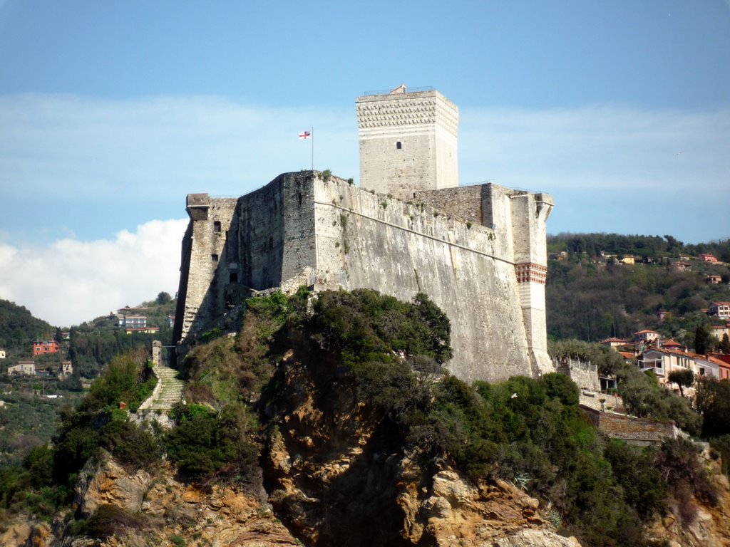 Lerici - Castello visto dal mare by cent_one