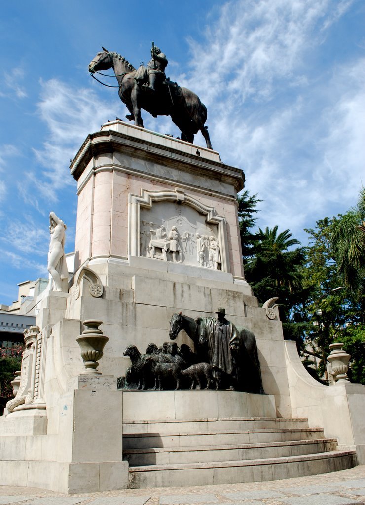 Zabala statue in Zabala square by Mimmo Feminò