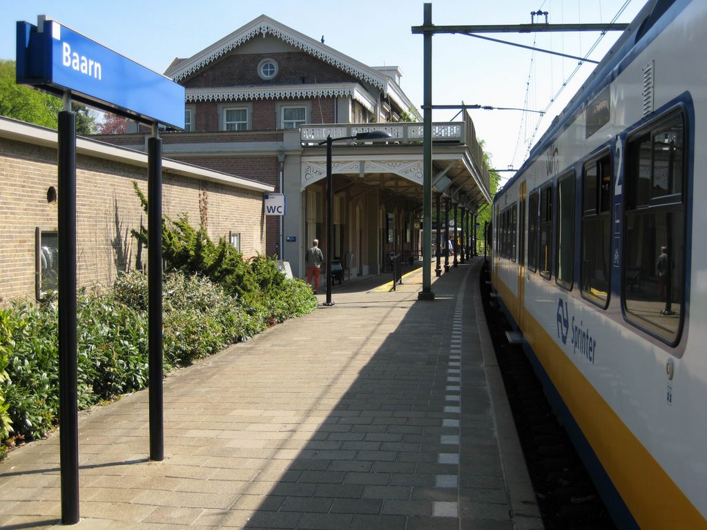 Station Baarn by Gilroy