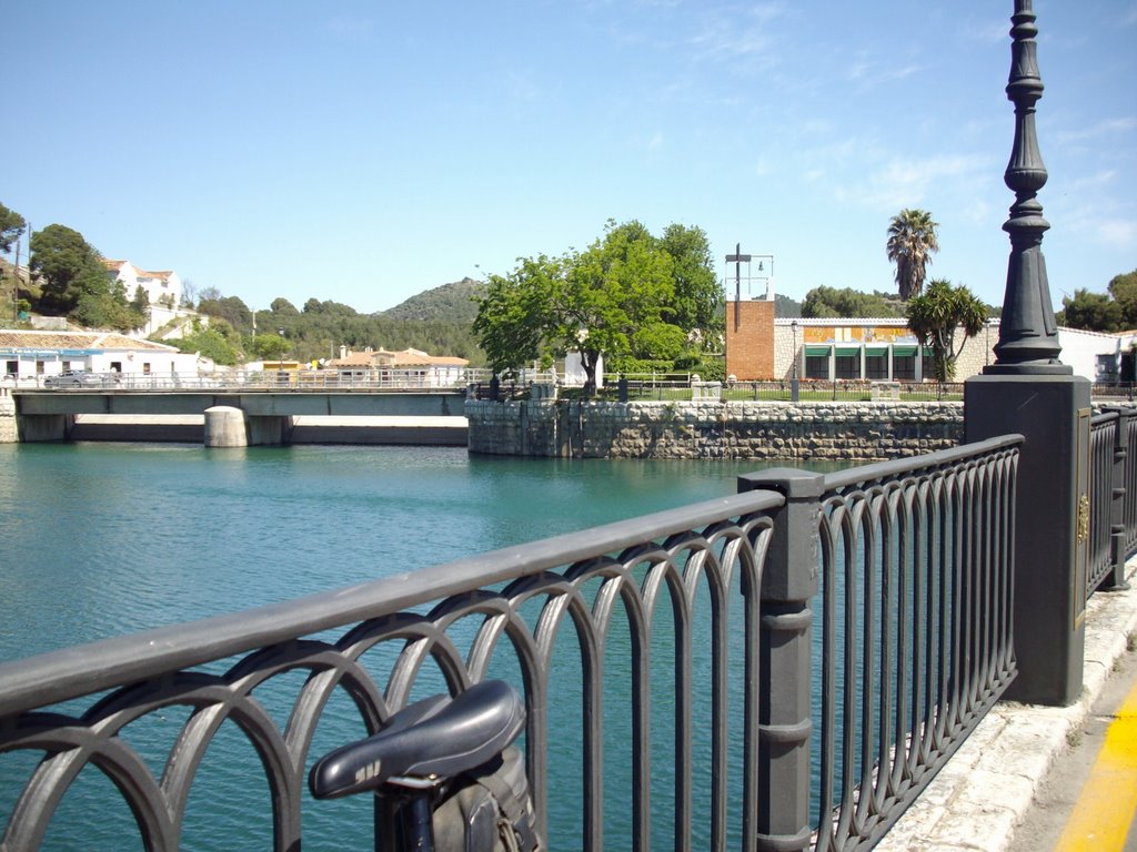 Presa del Guadalhorce by albertoss