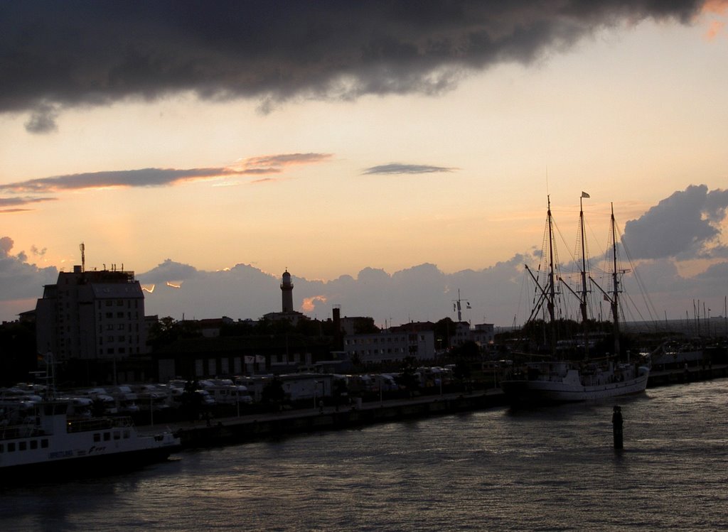 Warnemünde by Bernhard Turley