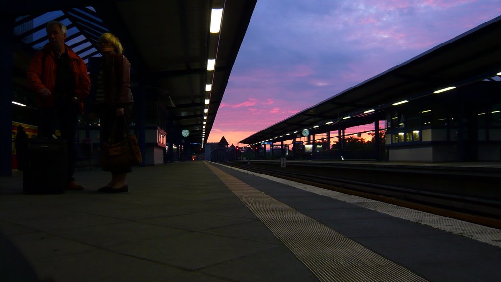 Dawn at station Treptower Park by ZenkStarr