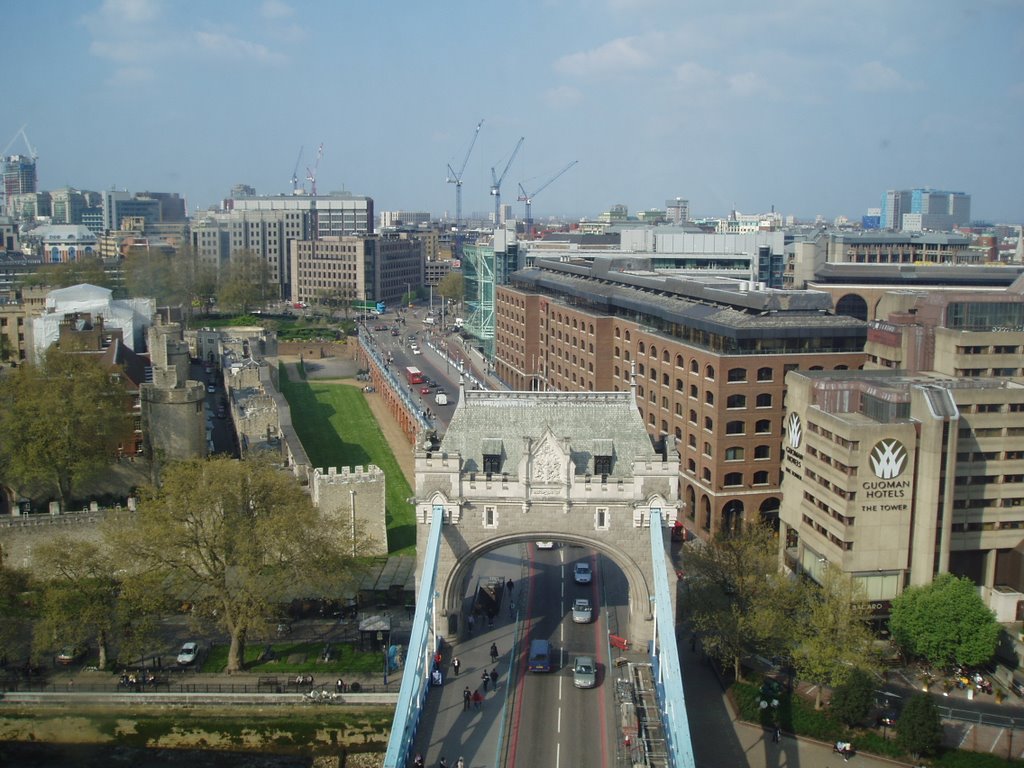 Tower Bridge Approach from the north tower by Jakub Simane