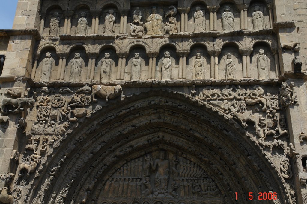 Sangüesa. detalle del pórtico de Santa María by eladio fernández san…