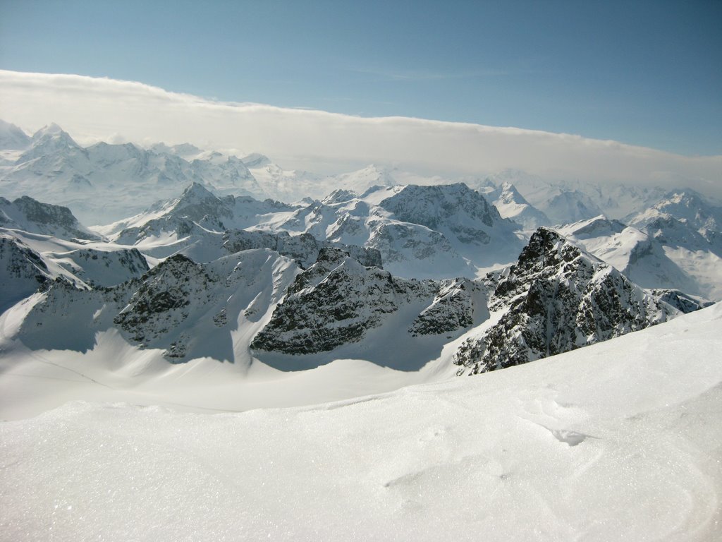 Sulla destra il Piz d'Agnel, dalla Tschima da Flix by Giovanni Malinverni