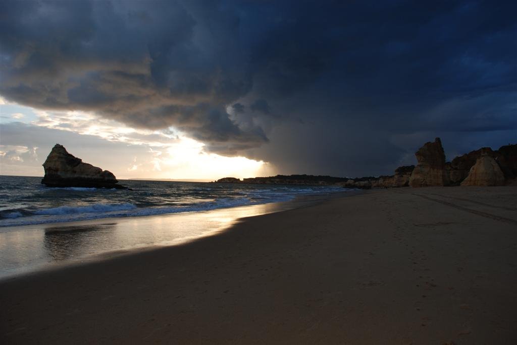 Portimao atardecer nuboso by Francisco Javier Sán…