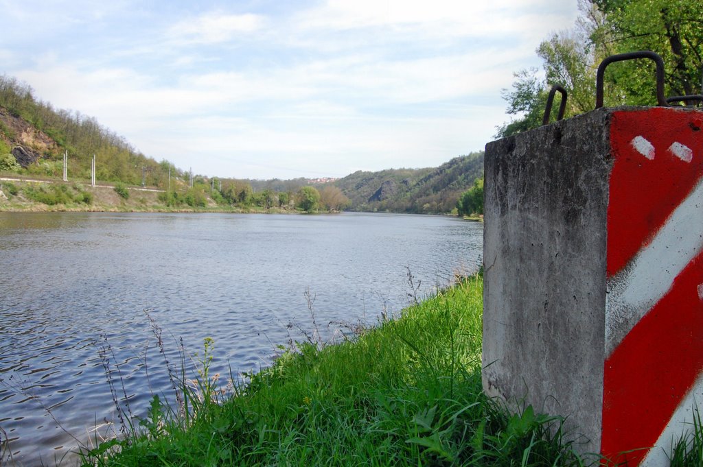 Vltava near řež by David Polivka