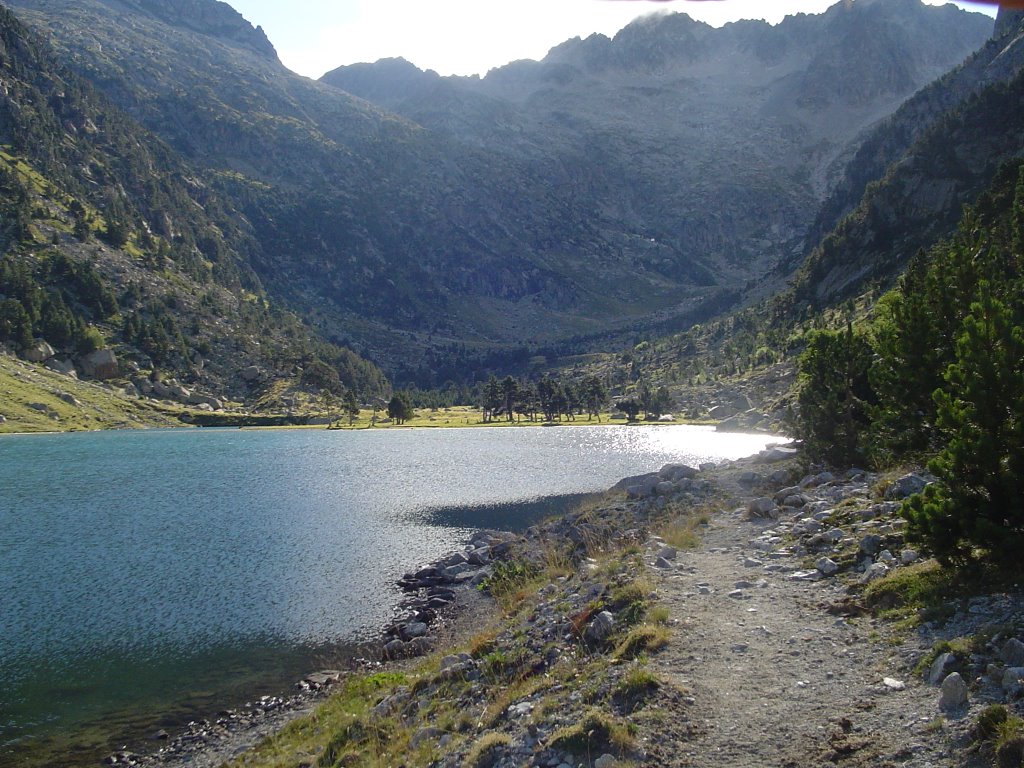 Estany de Besiberri (agost 2006) by EliziR