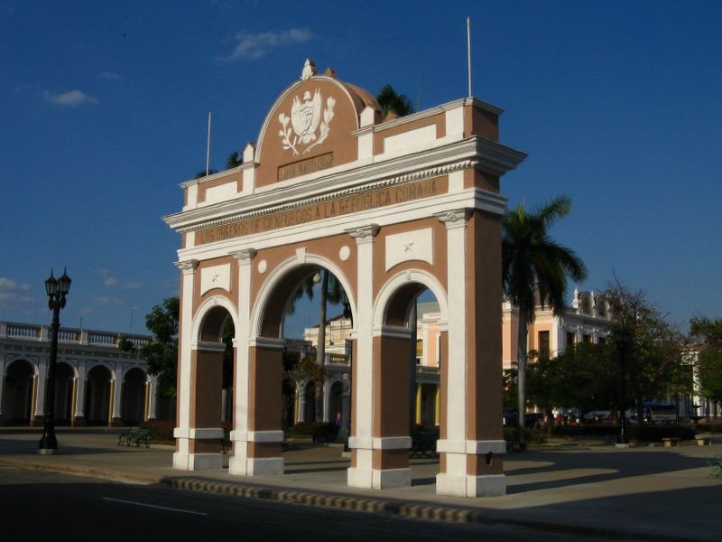 Der einzige Triumpfbogen Kubas in Cienfuegos. by Ronny Nawrodt