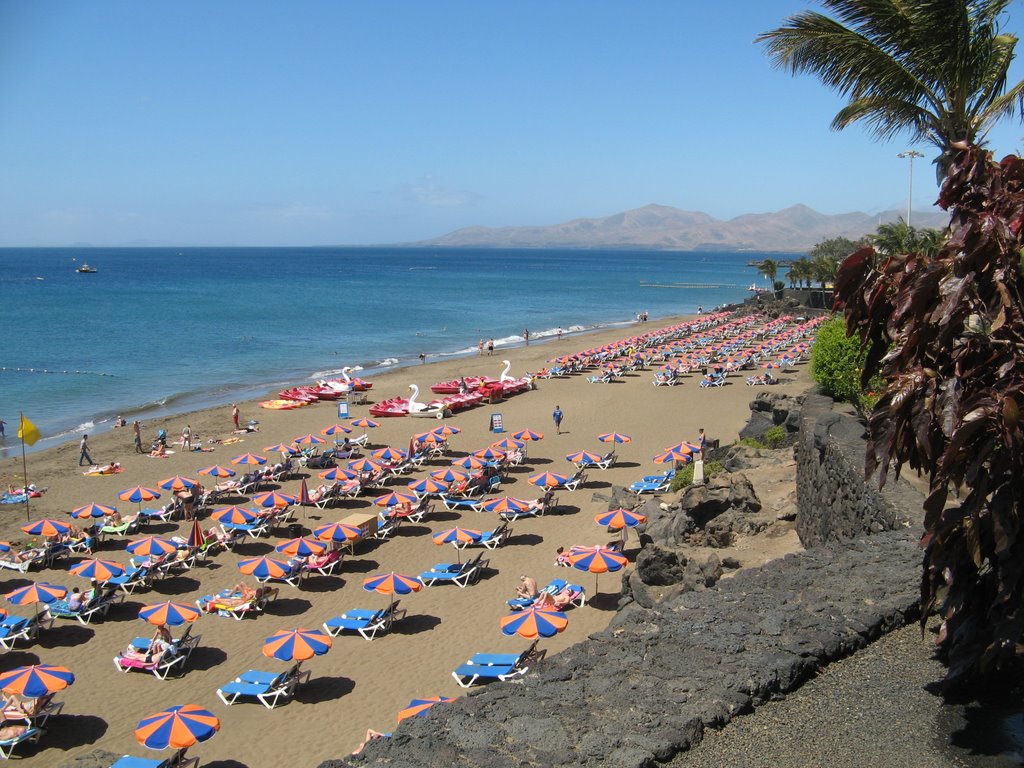 Strand von Puerto del Carmen by JürWin