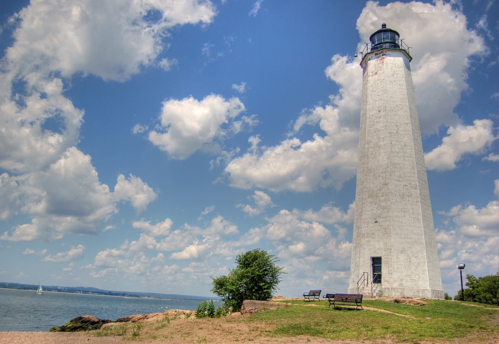 New Haven Lighthouse by smmichie