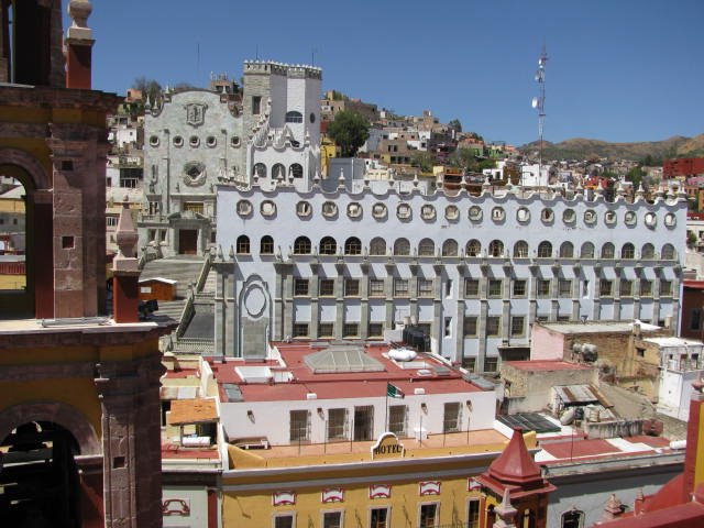 Universidad de Guanajuato desde azotea Basílica by Fernando Agustín Rod…