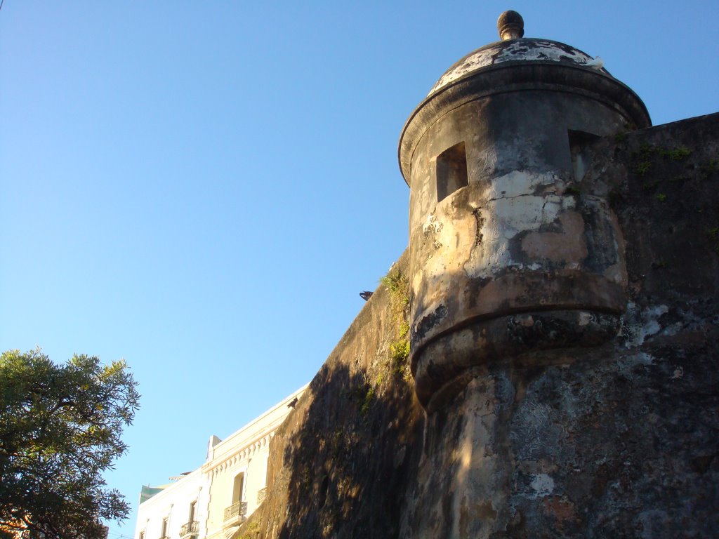 Garita at Paseo La Princesa - Old San Juan, Puerto Rico by Francisco J. Hernánd…